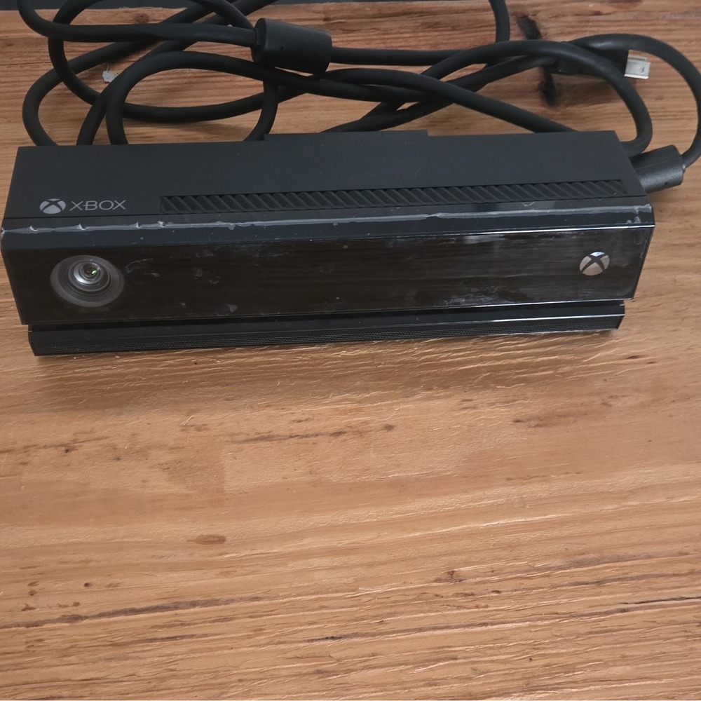 Microsoft Kinect for Xbox One Motion Camera Model 1520 Black Wired With Game